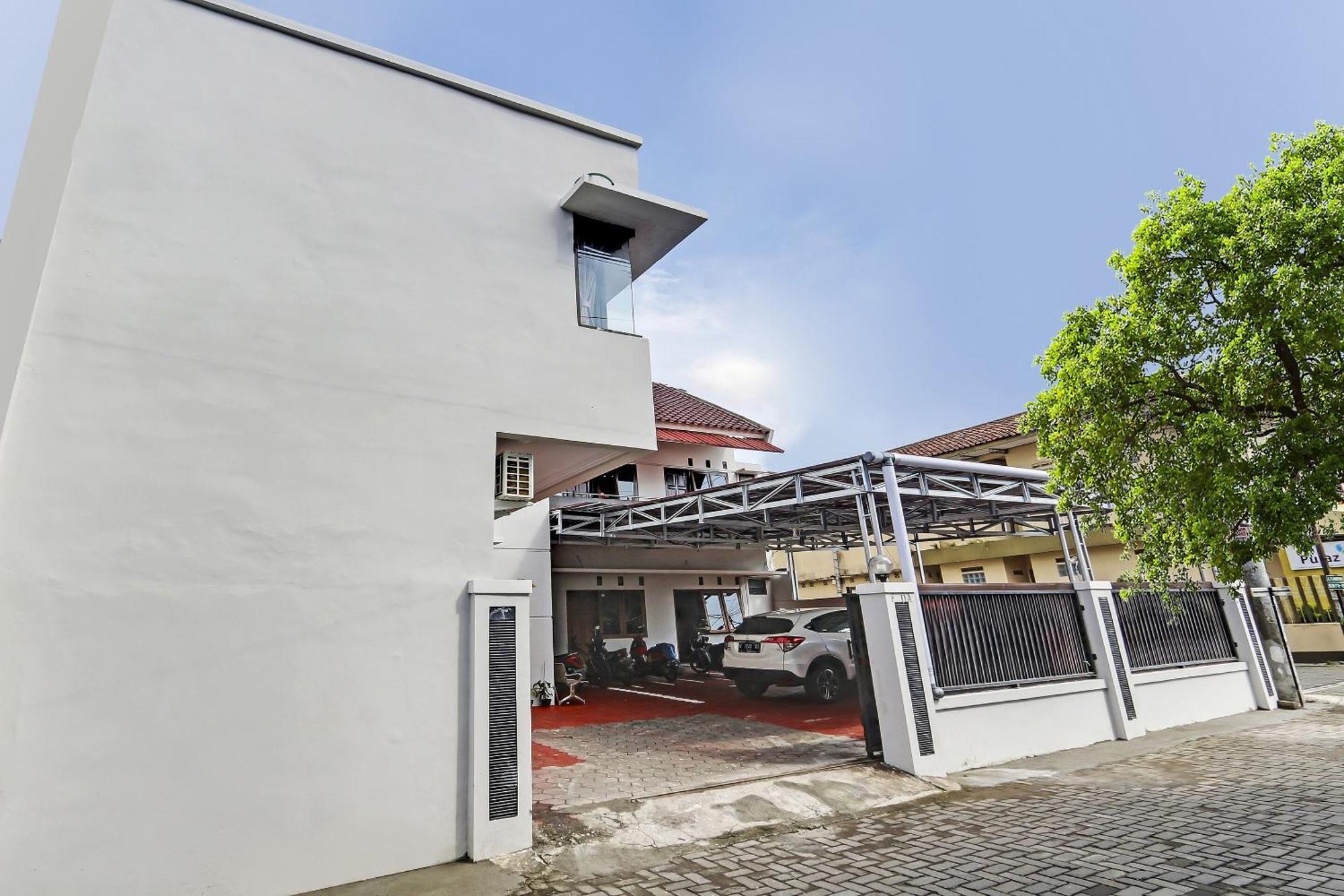 Oyo 91082 Nathania Exclusive Sleman  Eksteriør billede